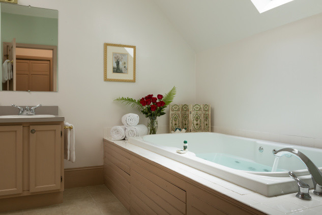 jetted whirlpool tub in a romantic B&B in Camden, Maine